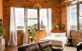 420 Friendly Canada Bridge View Loft Downtown Free Parking